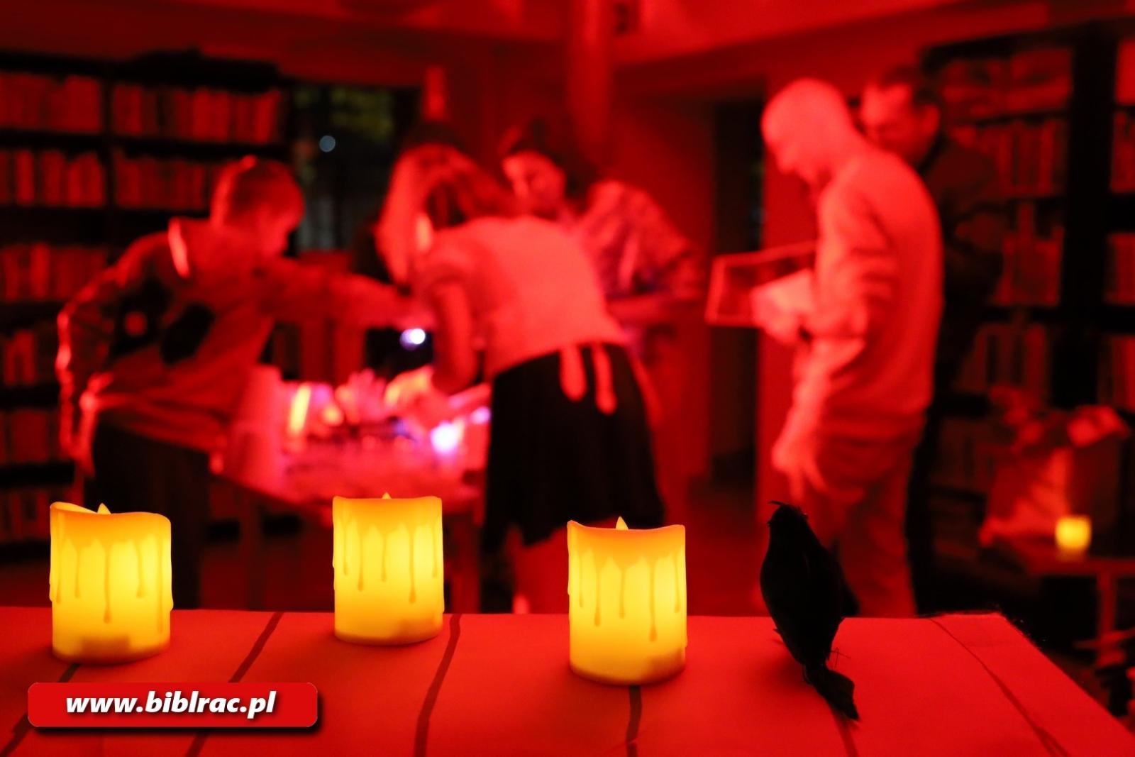 Zdjęcie w galerii na portalu naszraciborz.pl: Raz, dwa, trzy… Baba Jaga patrzy! Za nami Noc Bibliotek w Raciborzu wiadomości z regionu