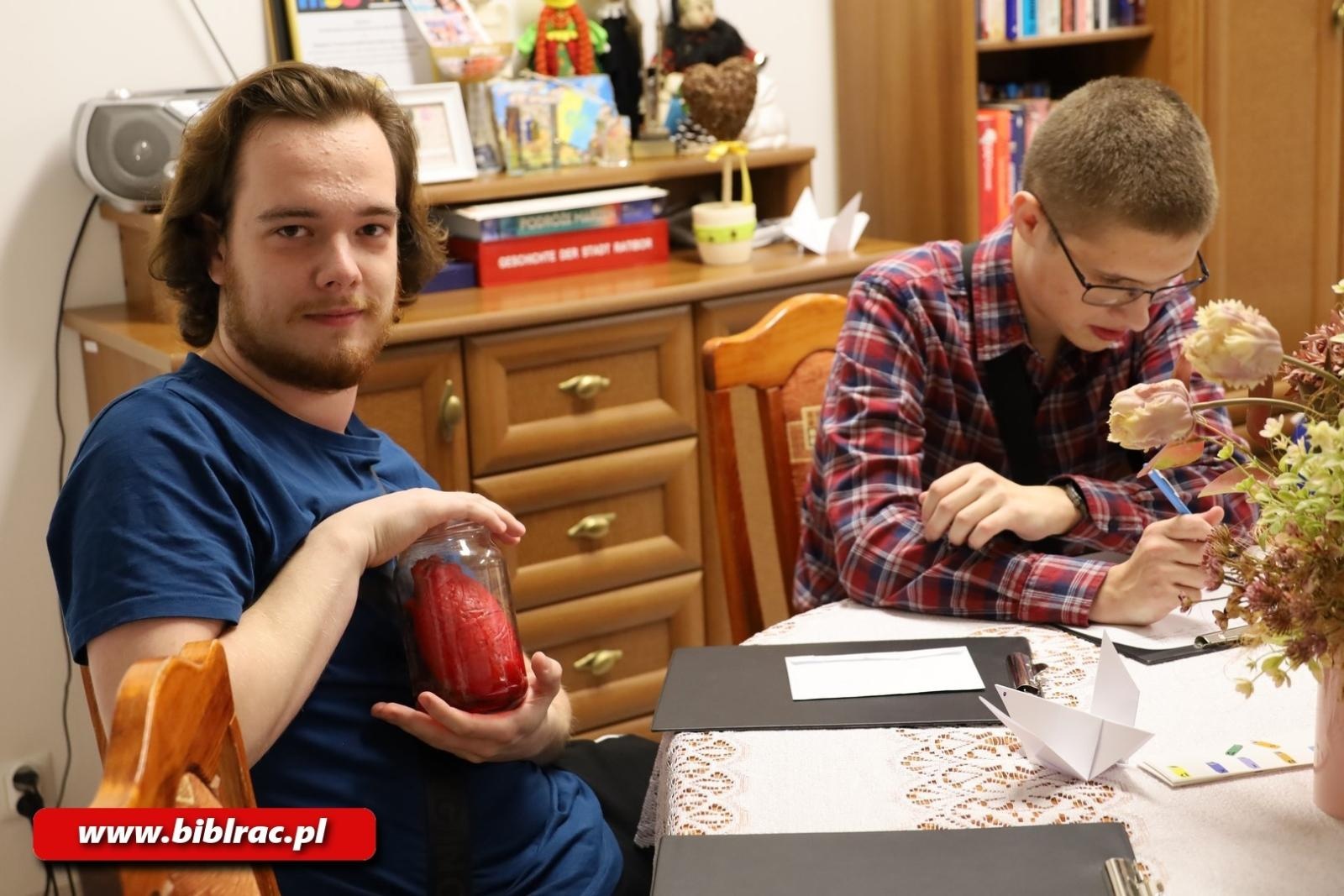 Zdjęcie w galerii na portalu naszraciborz.pl: Raz, dwa, trzy… Baba Jaga patrzy! Za nami Noc Bibliotek w Raciborzu wiadomości z regionu