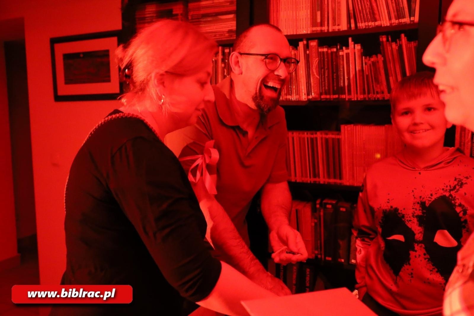 Zdjęcie w galerii na portalu naszraciborz.pl: Raz, dwa, trzy… Baba Jaga patrzy! Za nami Noc Bibliotek w Raciborzu wiadomości z regionu