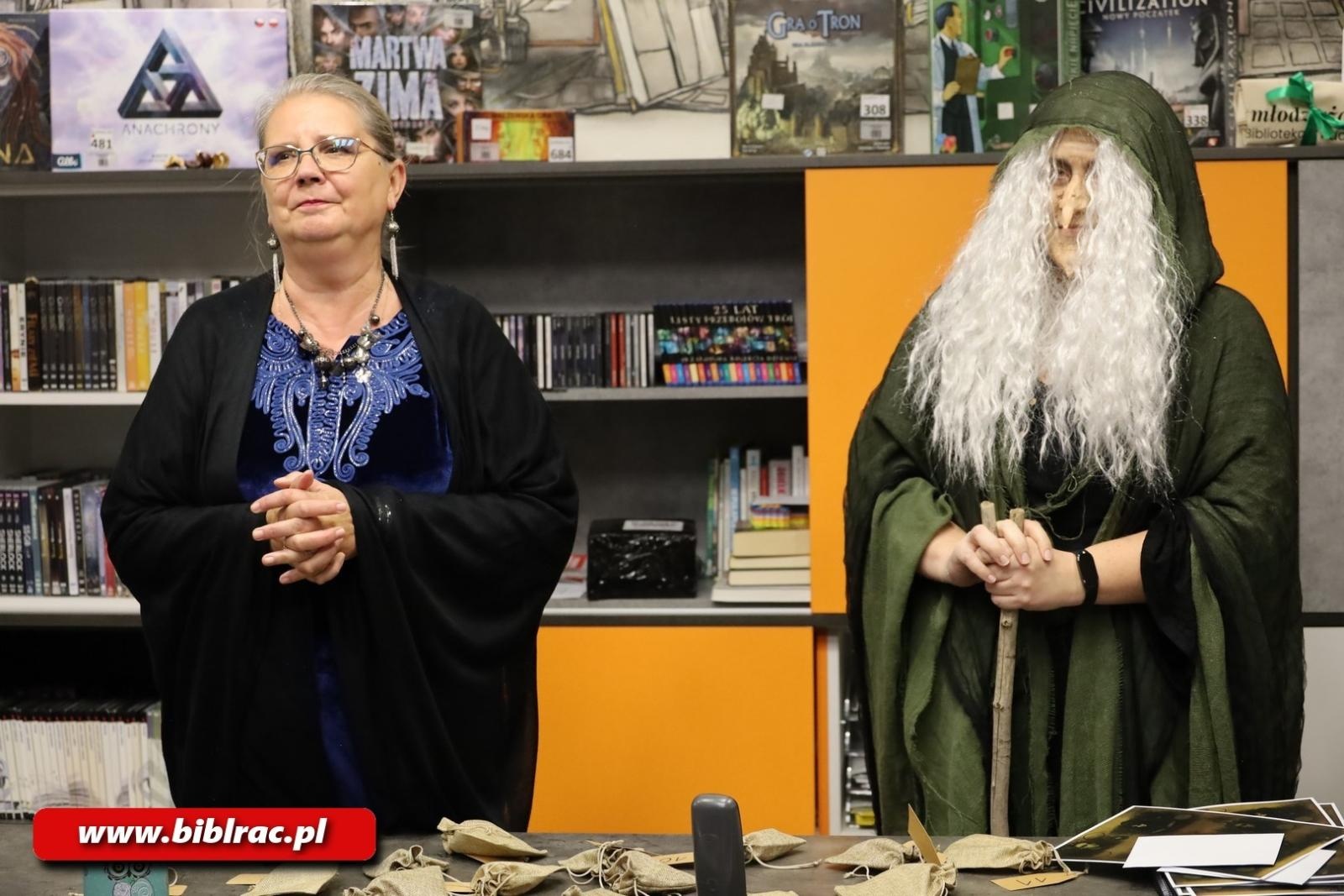 Zdjęcie w galerii na portalu naszraciborz.pl: Raz, dwa, trzy… Baba Jaga patrzy! Za nami Noc Bibliotek w Raciborzu wiadomości z regionu