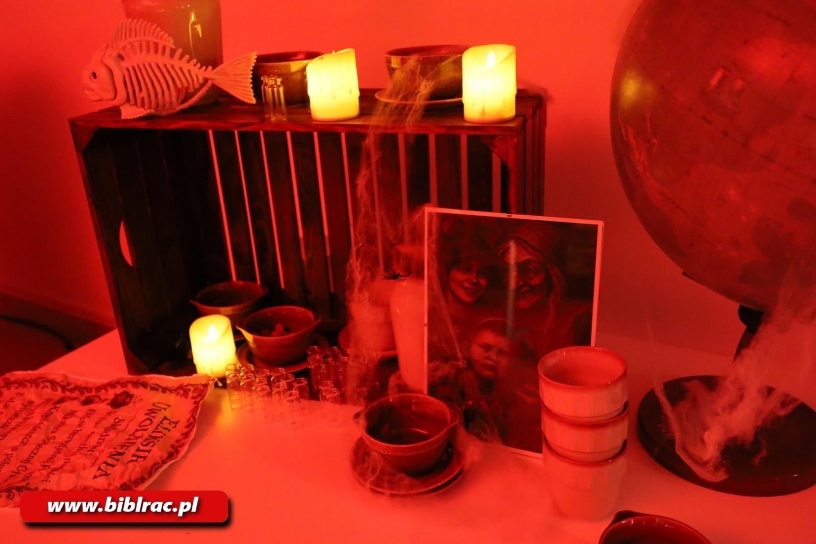 Zdjęcie w galerii na portalu naszraciborz.pl: Raz, dwa, trzy… Baba Jaga patrzy! Za nami Noc Bibliotek w Raciborzu wiadomości z regionu