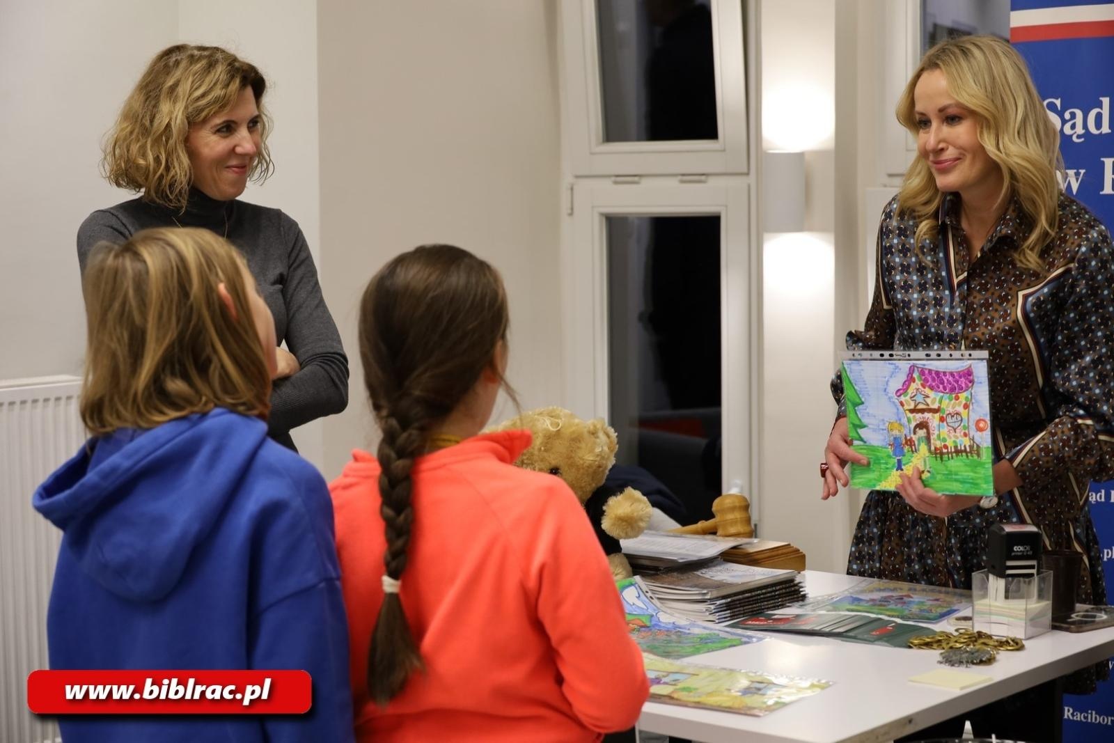 Zdjęcie w galerii na portalu naszraciborz.pl: Czy dzieciom udało się odnaleźć magiczną księgę, czyli NOC BIBLIOTEK na bis wiadomości z regionu