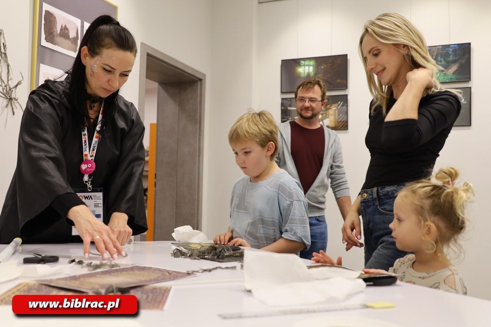 Zdjęcie w galerii na portalu naszraciborz.pl: Czy dzieciom udało się odnaleźć magiczną księgę, czyli NOC BIBLIOTEK na bis wiadomości z regionu