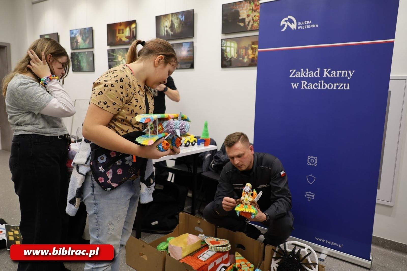 Zdjęcie w galerii na portalu naszraciborz.pl: Czy dzieciom udało się odnaleźć magiczną księgę, czyli NOC BIBLIOTEK na bis wiadomości z regionu