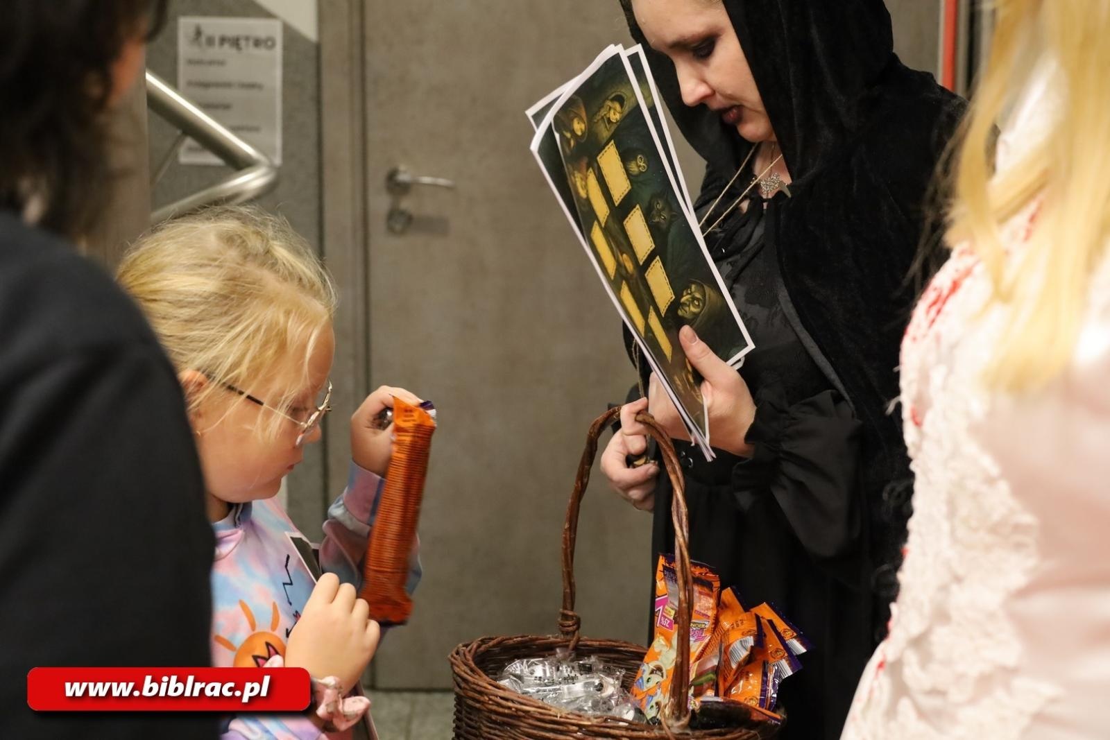 Zdjęcie w galerii na portalu naszraciborz.pl: Czy dzieciom udało się odnaleźć magiczną księgę, czyli NOC BIBLIOTEK na bis wiadomości z regionu