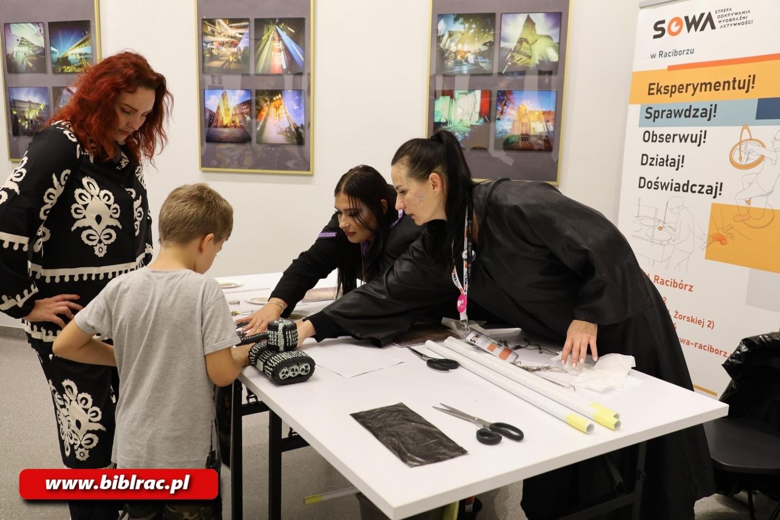 Zdjęcie w galerii na portalu naszraciborz.pl: Czy dzieciom udało się odnaleźć magiczną księgę, czyli NOC BIBLIOTEK na bis wiadomości z regionu