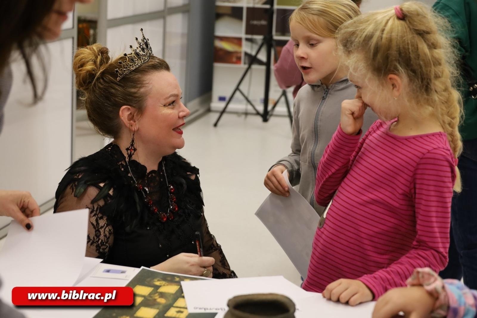 Zdjęcie w galerii na portalu naszraciborz.pl: Czy dzieciom udało się odnaleźć magiczną księgę, czyli NOC BIBLIOTEK na bis wiadomości z regionu