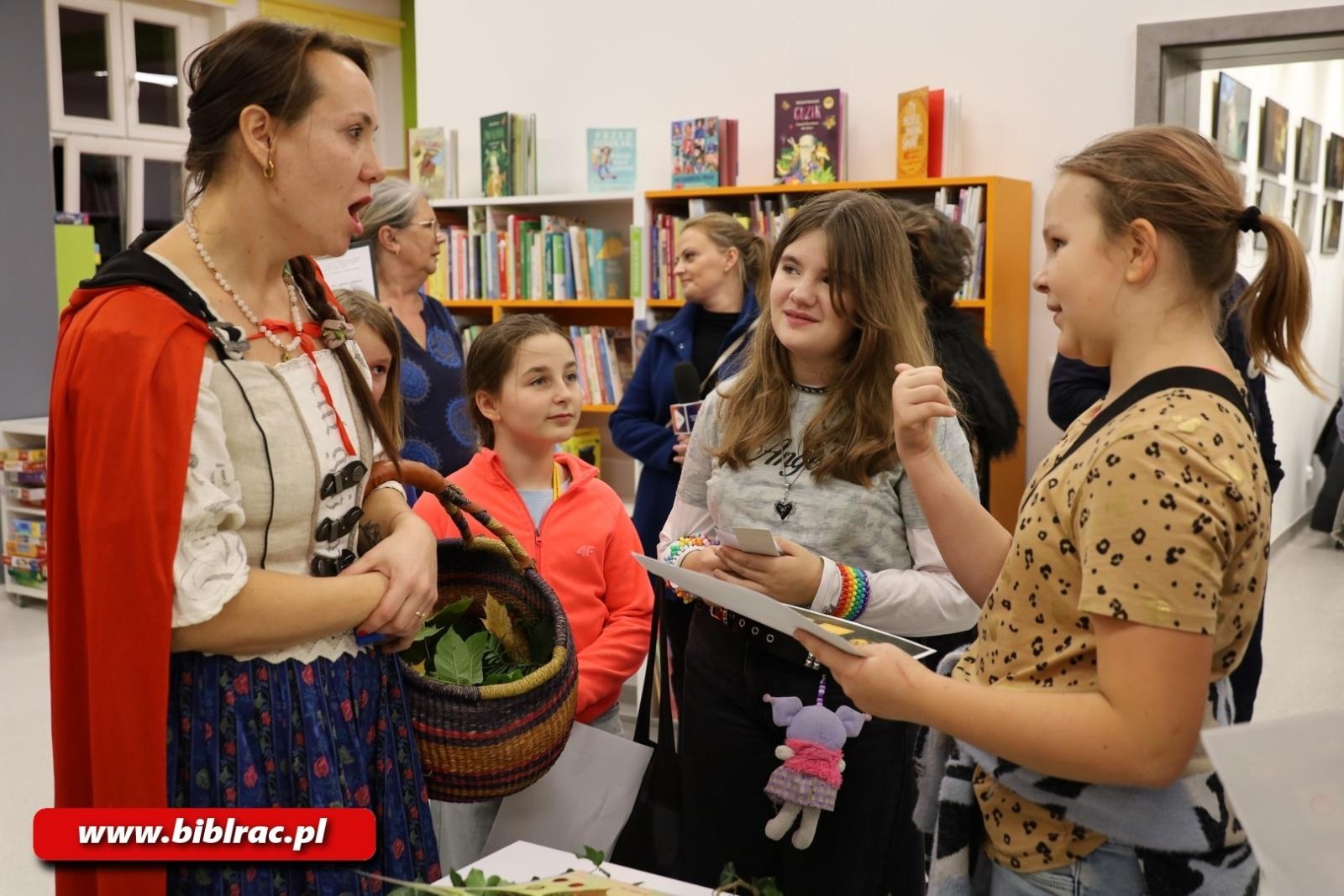 Zdjęcie w galerii na portalu naszraciborz.pl: Czy dzieciom udało się odnaleźć magiczną księgę, czyli NOC BIBLIOTEK na bis wiadomości z regionu
