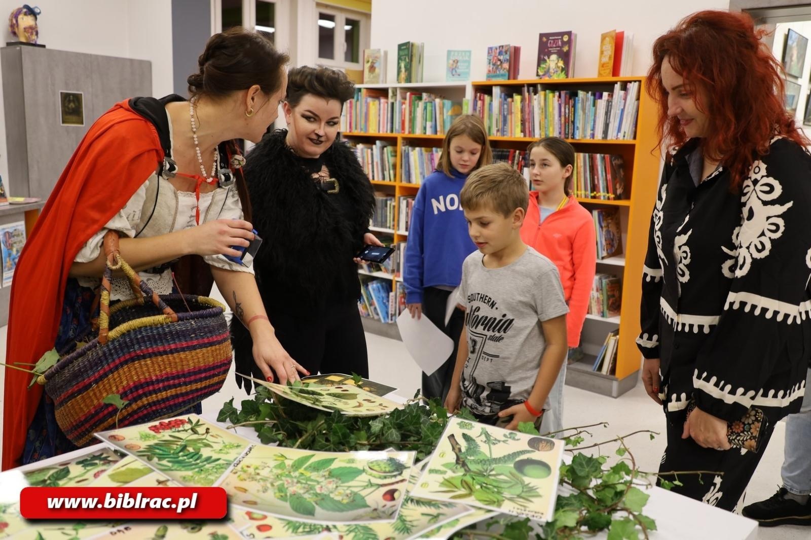 Zdjęcie w galerii na portalu naszraciborz.pl: Czy dzieciom udało się odnaleźć magiczną księgę, czyli NOC BIBLIOTEK na bis wiadomości z regionu