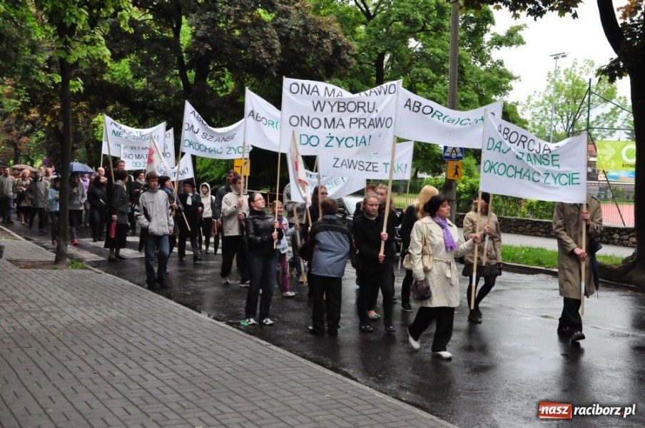 Zdjęcie w galerii na portalu naszraciborz.pl: Maszerowali dla życia wiadomości z regionu