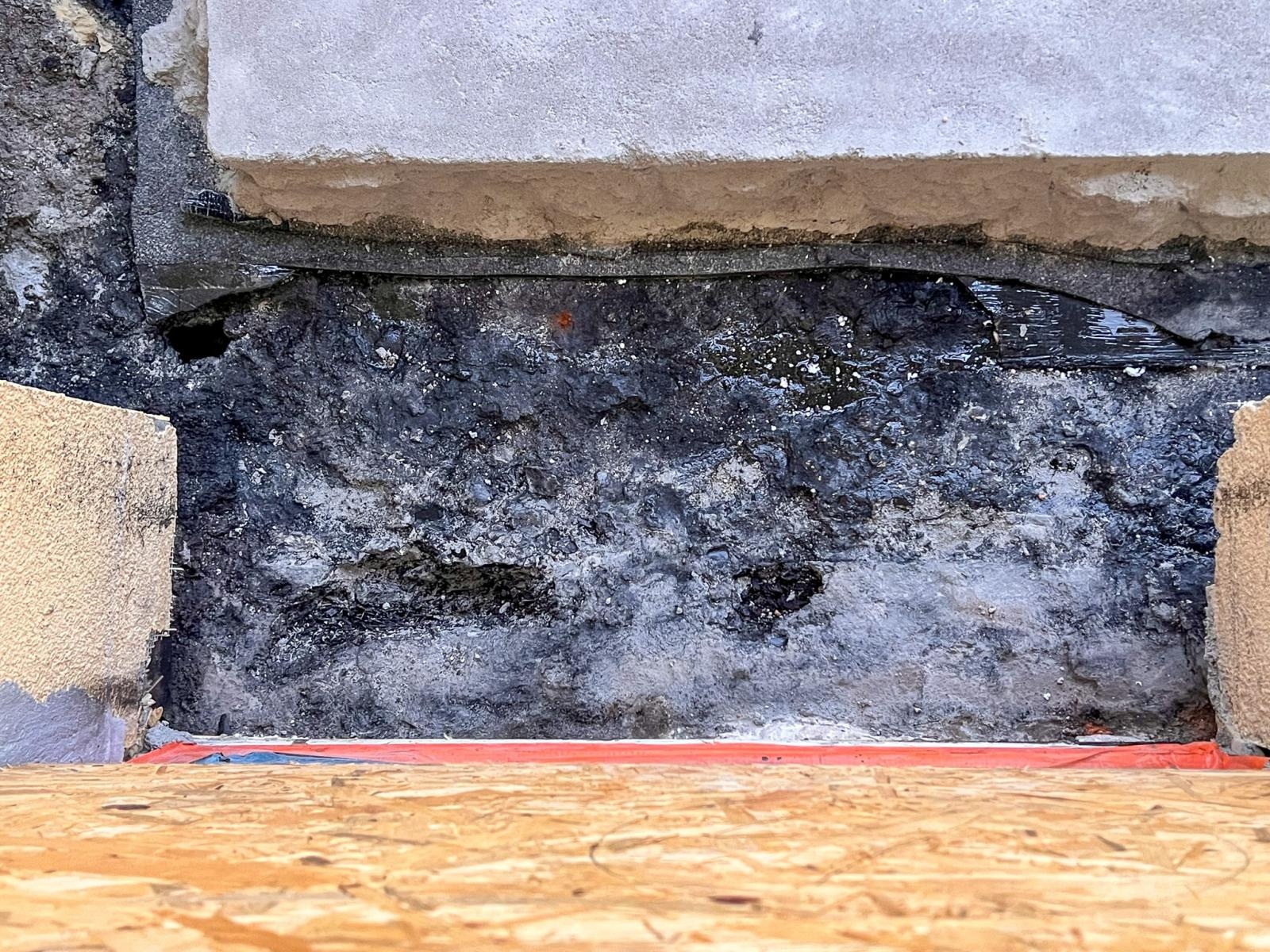 Zdjęcie w galerii na portalu naszraciborz.pl: Mieszkańcy bloku na Ostrogu walczą z drażniącym zapachem chemikaliów w ich mieszkaniach wiadomości z regionu