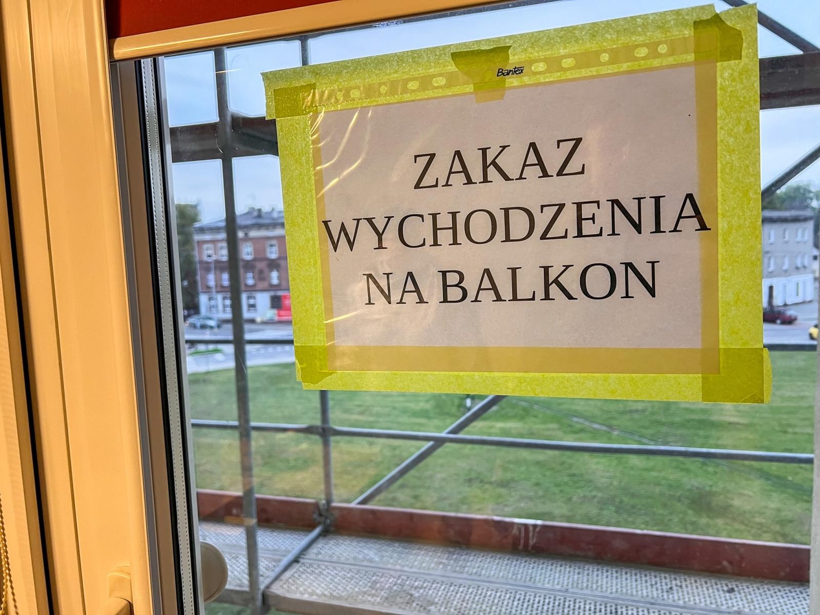 Zdjęcie w galerii na portalu naszraciborz.pl: Mieszkańcy bloku na Ostrogu walczą z drażniącym zapachem chemikaliów w ich mieszkaniach wiadomości z regionu