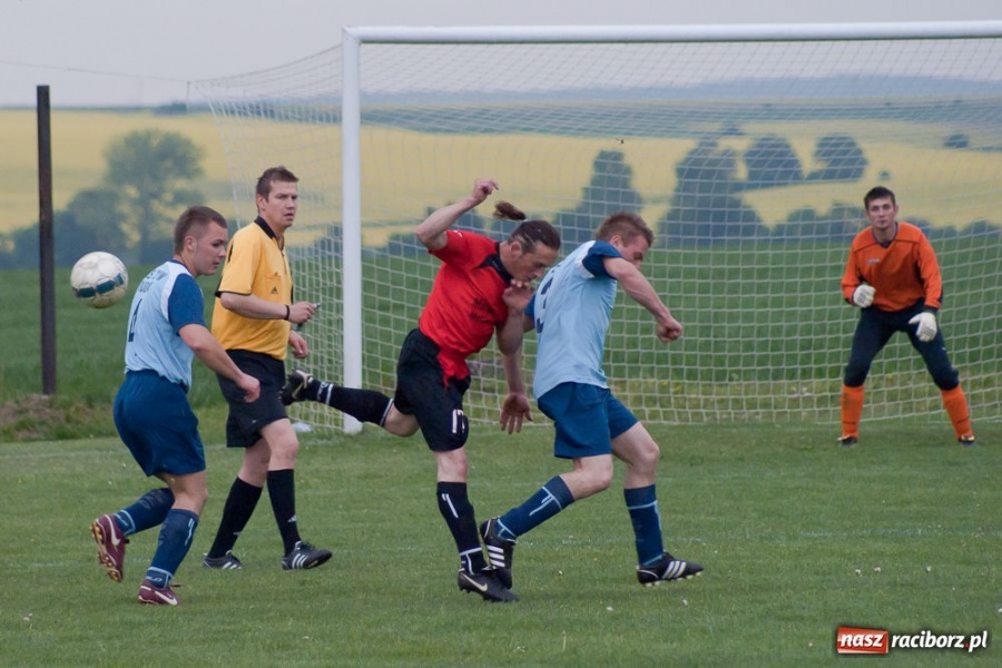 Zdjęcie w galerii na portalu naszraciborz.pl: Melduję, Borucin gotowy do awansu! wiadomości z regionu