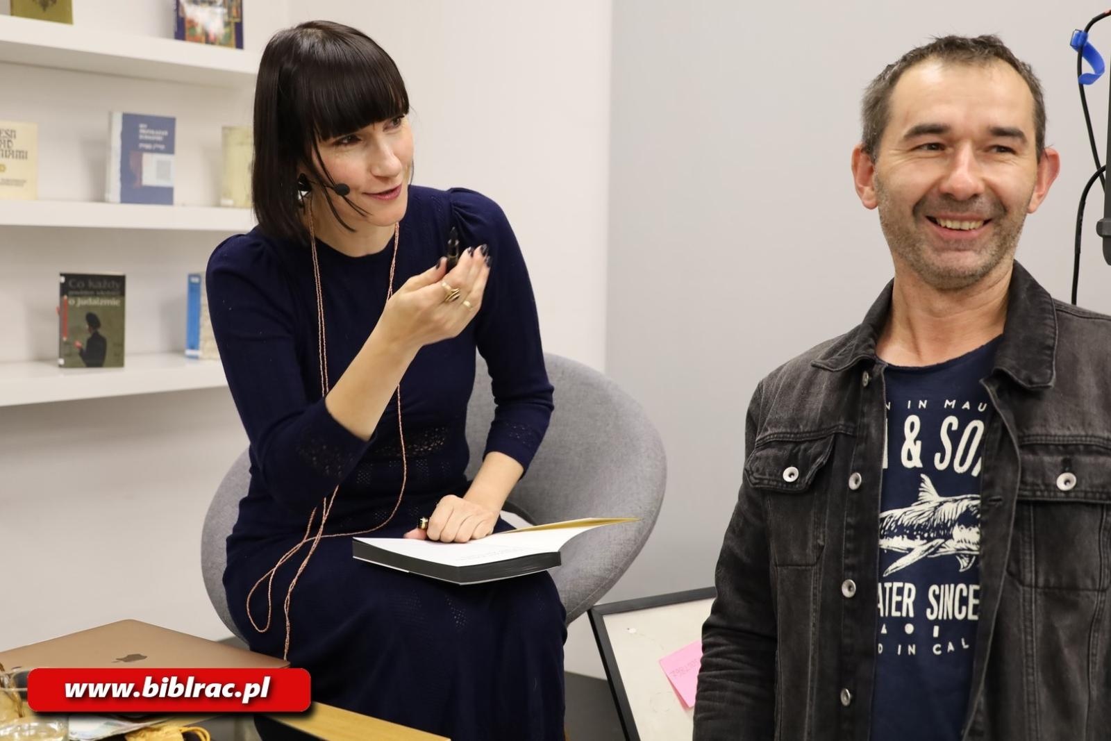 Zdjęcie w galerii na portalu naszraciborz.pl: W drodze z Abrahamem - spotkanie z Katarzyną Rybińską w bibliotece wiadomości z regionu