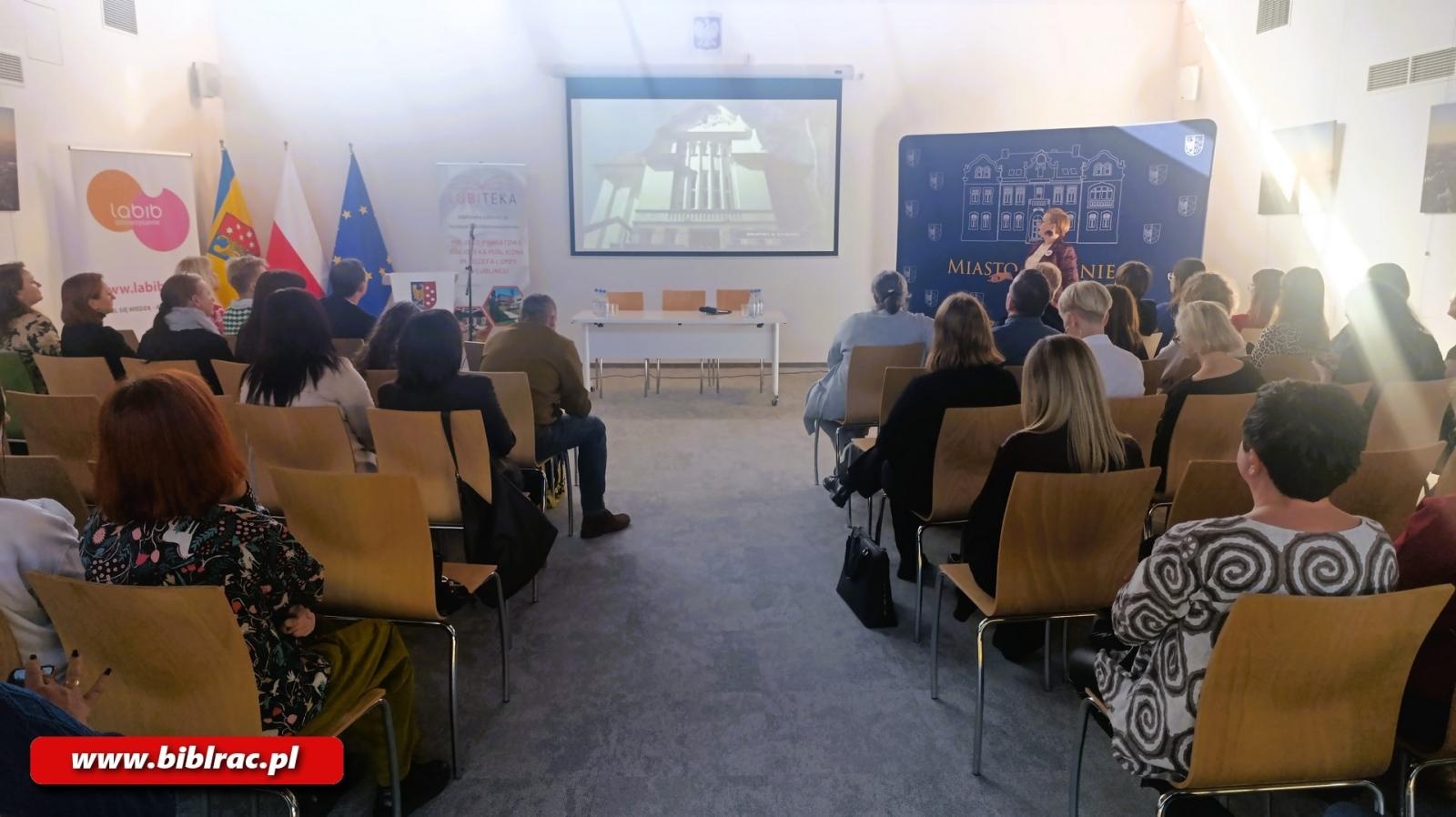 Zdjęcie w galerii na portalu naszraciborz.pl: Raciborska biblioteka na Śląskim BiblioLabie wiadomości z regionu