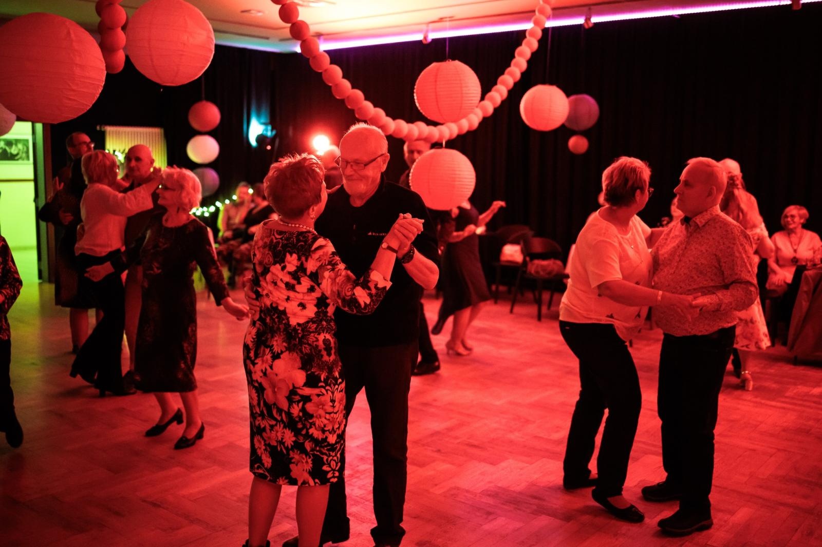 Zdjęcie w galerii na portalu naszraciborz.pl: Fajfy jak za dawnych lat. Za nami drugi podwieczorek taneczny dla seniorów wiadomości z regionu