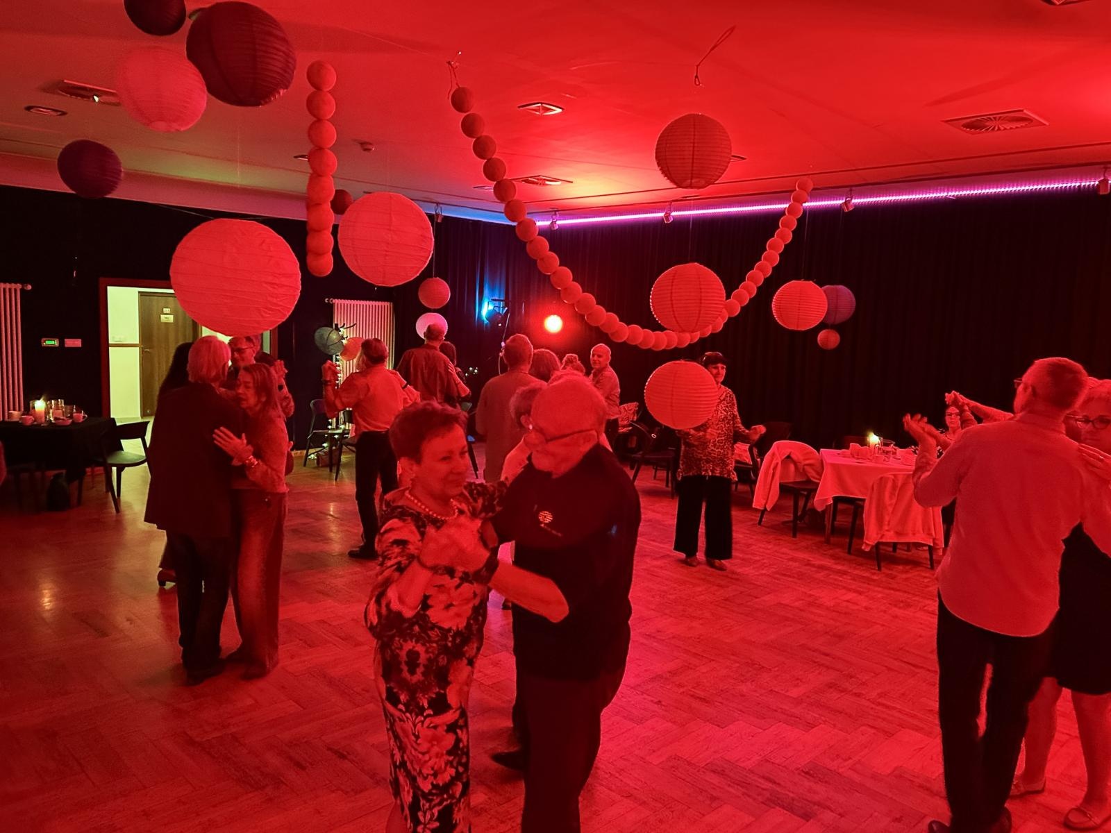 Zdjęcie w galerii na portalu naszraciborz.pl: Fajfy jak za dawnych lat. Za nami drugi podwieczorek taneczny dla seniorów wiadomości z regionu