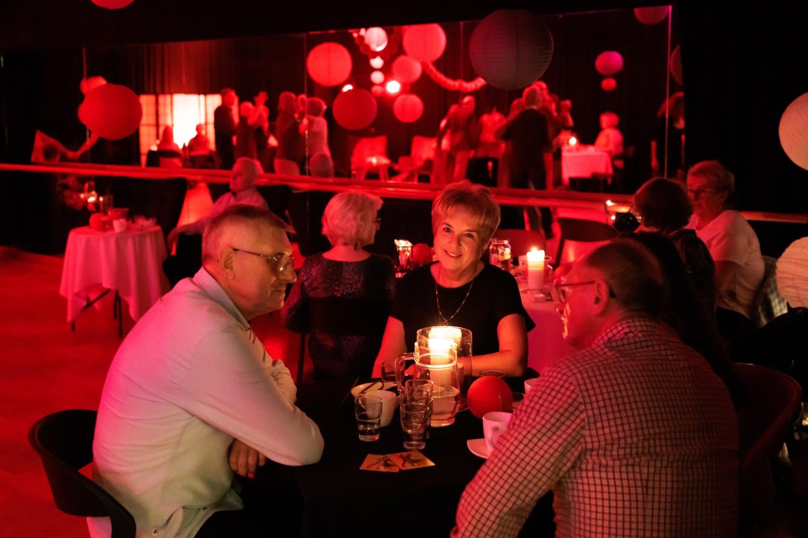 Zdjęcie w galerii na portalu naszraciborz.pl: Fajfy jak za dawnych lat. Za nami drugi podwieczorek taneczny dla seniorów wiadomości z regionu