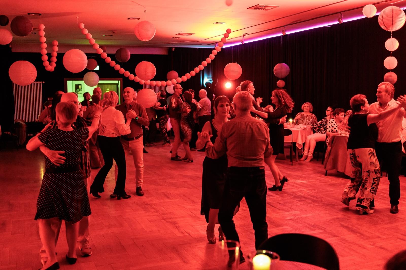 Zdjęcie w galerii na portalu naszraciborz.pl: Fajfy jak za dawnych lat. Za nami drugi podwieczorek taneczny dla seniorów wiadomości z regionu