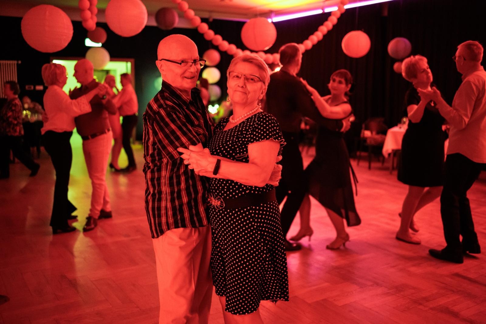 Zdjęcie w galerii na portalu naszraciborz.pl: Fajfy jak za dawnych lat. Za nami drugi podwieczorek taneczny dla seniorów wiadomości z regionu