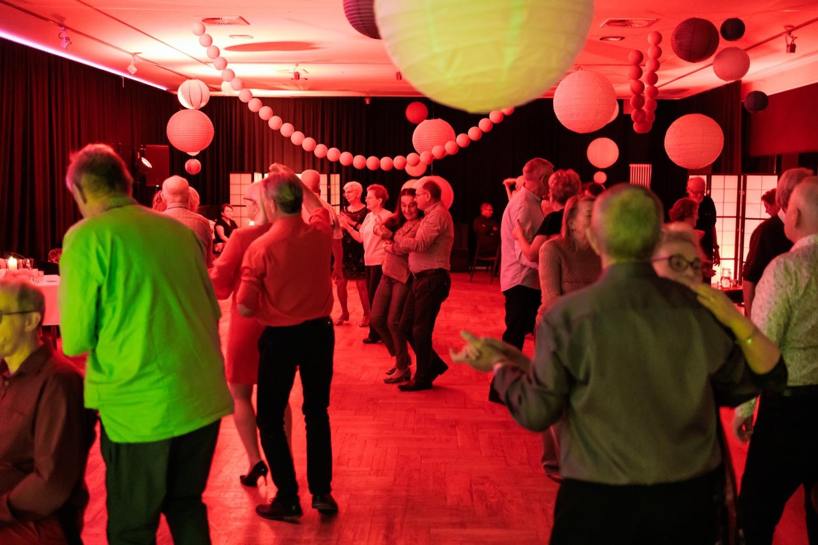 Zdjęcie w galerii na portalu naszraciborz.pl: Fajfy jak za dawnych lat. Za nami drugi podwieczorek taneczny dla seniorów wiadomości z regionu