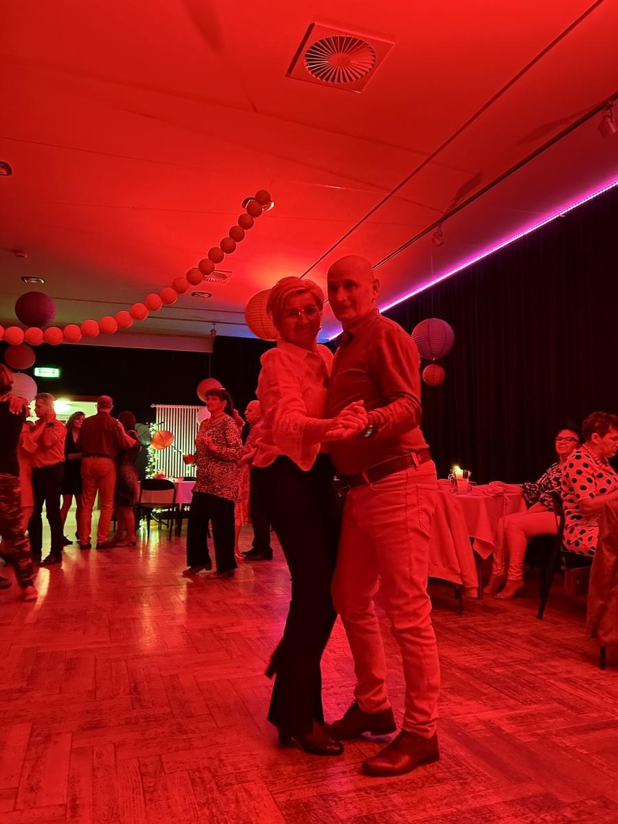 Zdjęcie w galerii na portalu naszraciborz.pl: Fajfy jak za dawnych lat. Za nami drugi podwieczorek taneczny dla seniorów wiadomości z regionu