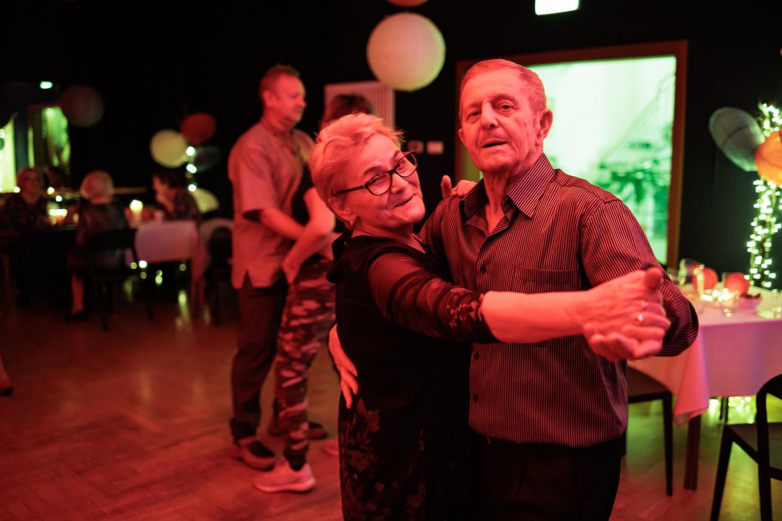 Zdjęcie w galerii na portalu naszraciborz.pl: Fajfy jak za dawnych lat. Za nami drugi podwieczorek taneczny dla seniorów wiadomości z regionu