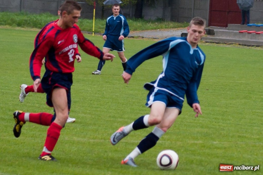 Zdjęcie w galerii na portalu naszraciborz.pl: Deszczowe zwycięstwo Tworkowa wiadomości z regionu