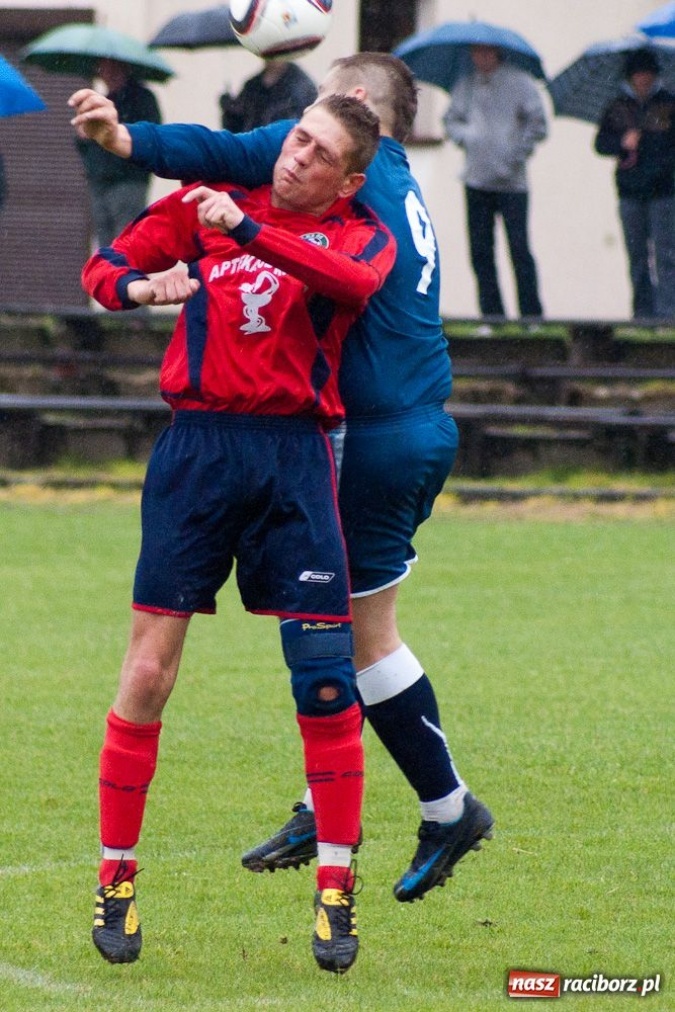 Zdjęcie w galerii na portalu naszraciborz.pl: Deszczowe zwycięstwo Tworkowa wiadomości z regionu