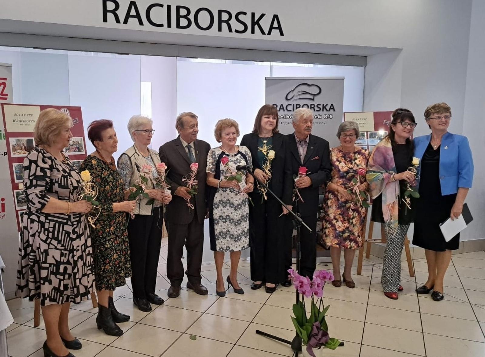 Zdjęcie w galerii na portalu naszraciborz.pl: ZNP. Nauczyciele seniorzy spotkali się w Raciborskiej wiadomości z regionu