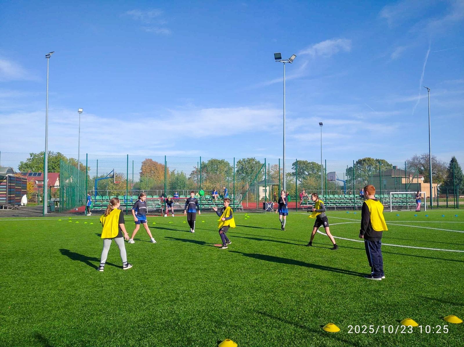 Zdjęcie w galerii na portalu naszraciborz.pl: Turniej Ręczna na Orliku 2025 – emocje w Tworkowie wiadomości z regionu