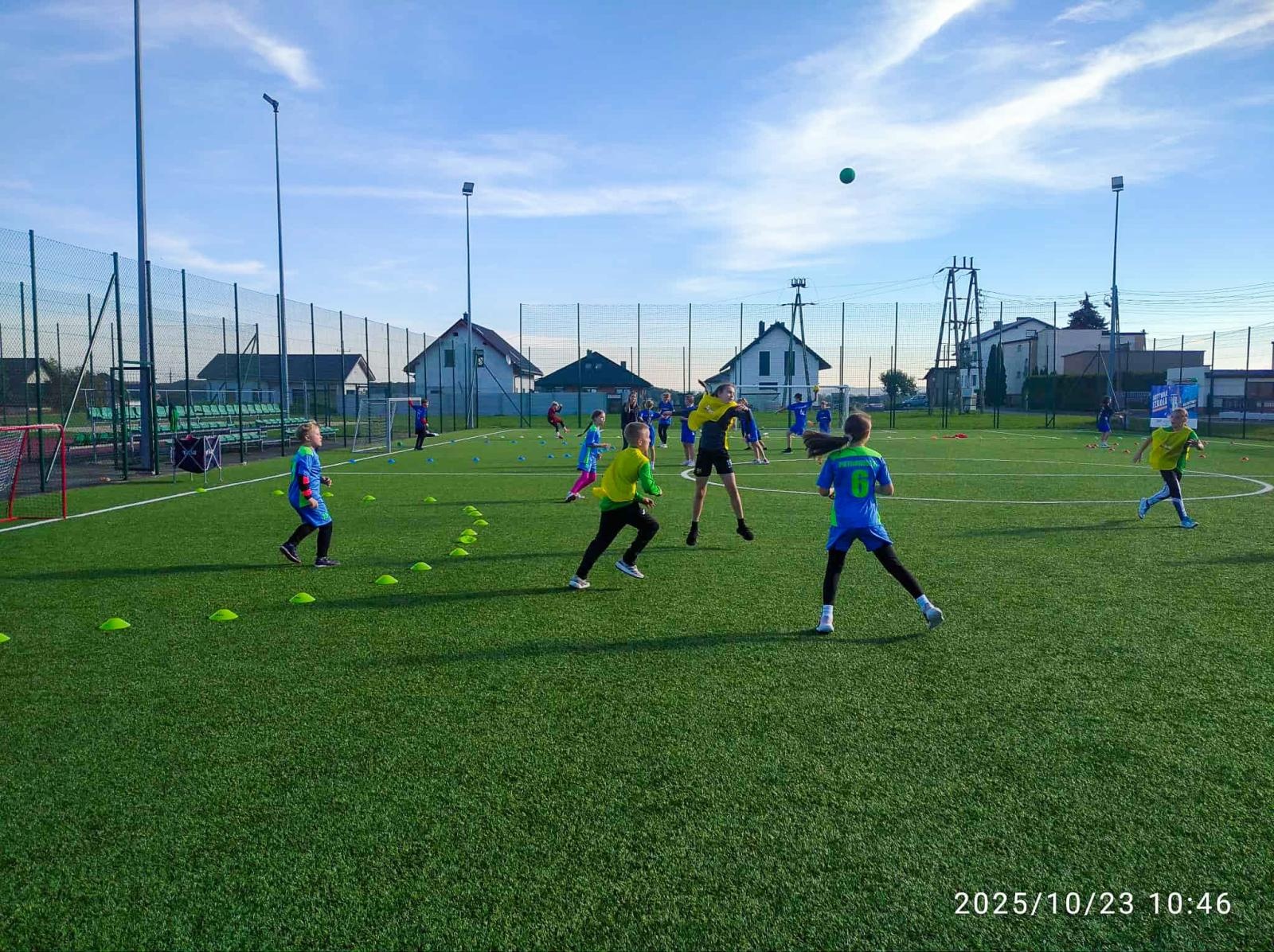 Zdjęcie w galerii na portalu naszraciborz.pl: Turniej Ręczna na Orliku 2025 – emocje w Tworkowie wiadomości z regionu