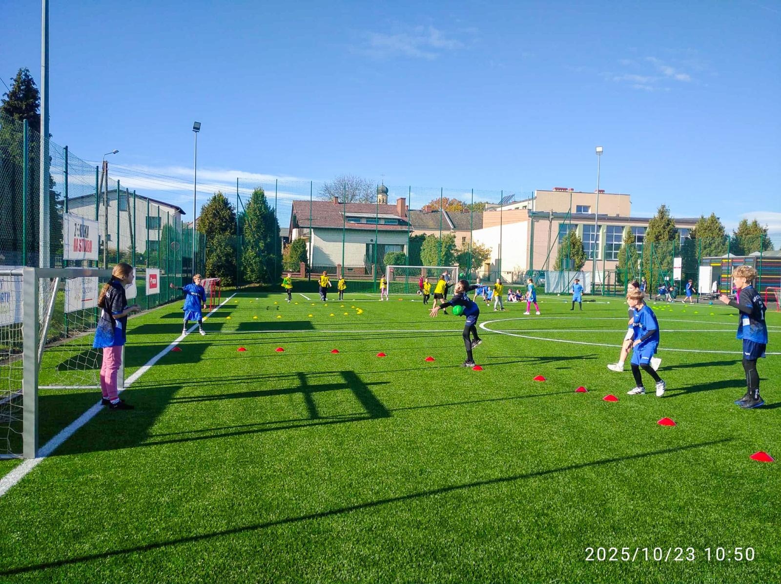 Zdjęcie w galerii na portalu naszraciborz.pl: Turniej Ręczna na Orliku 2025 – emocje w Tworkowie wiadomości z regionu