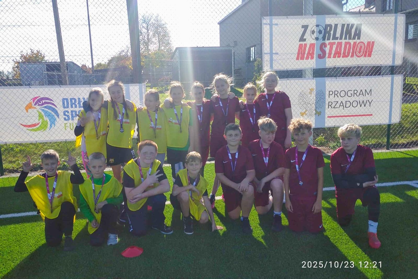 Zdjęcie w galerii na portalu naszraciborz.pl: Turniej Ręczna na Orliku 2025 – emocje w Tworkowie wiadomości z regionu