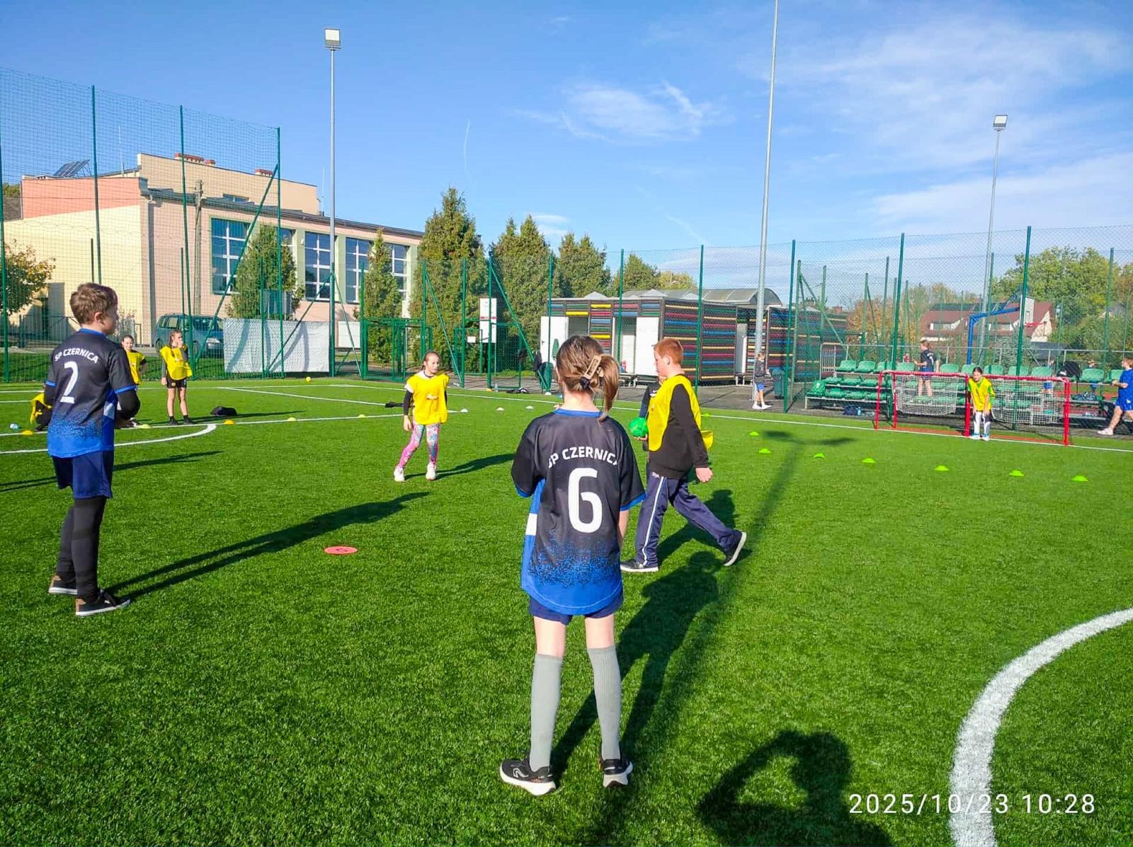 Zdjęcie w galerii na portalu naszraciborz.pl: Turniej Ręczna na Orliku 2025 – emocje w Tworkowie wiadomości z regionu