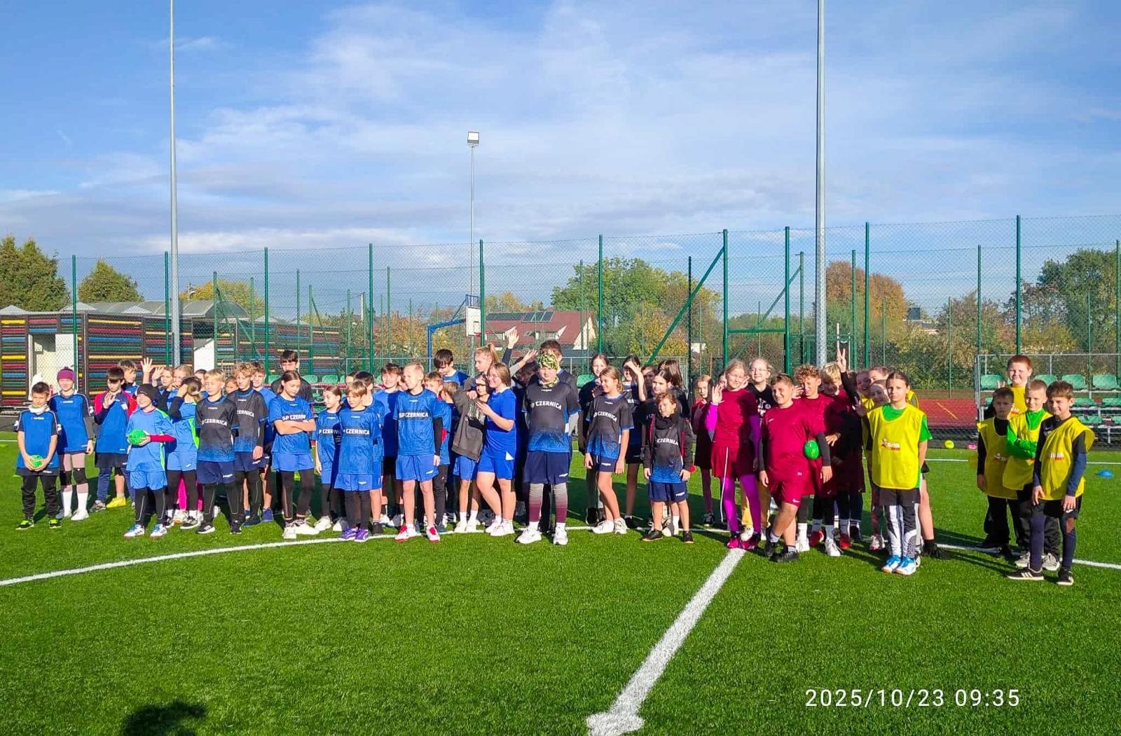 Zdjęcie w galerii na portalu naszraciborz.pl: Turniej Ręczna na Orliku 2025 – emocje w Tworkowie wiadomości z regionu