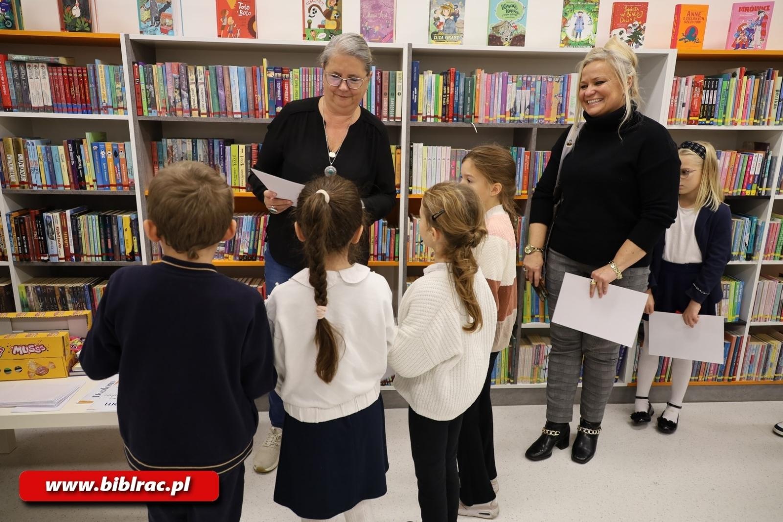 Zdjęcie w galerii na portalu naszraciborz.pl: Kto został Mistrzem Kaligrafii? Za nami XII Powiatowy Konkurs Pięknego Pisania w bibliotece wiadomości z regionu