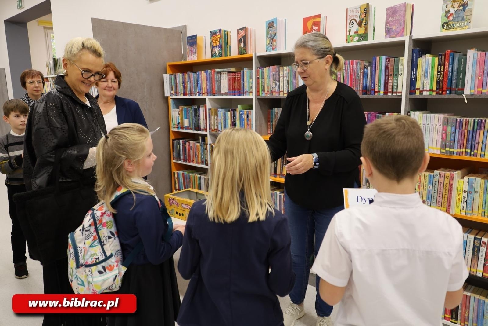 Zdjęcie w galerii na portalu naszraciborz.pl: Kto został Mistrzem Kaligrafii? Za nami XII Powiatowy Konkurs Pięknego Pisania w bibliotece wiadomości z regionu