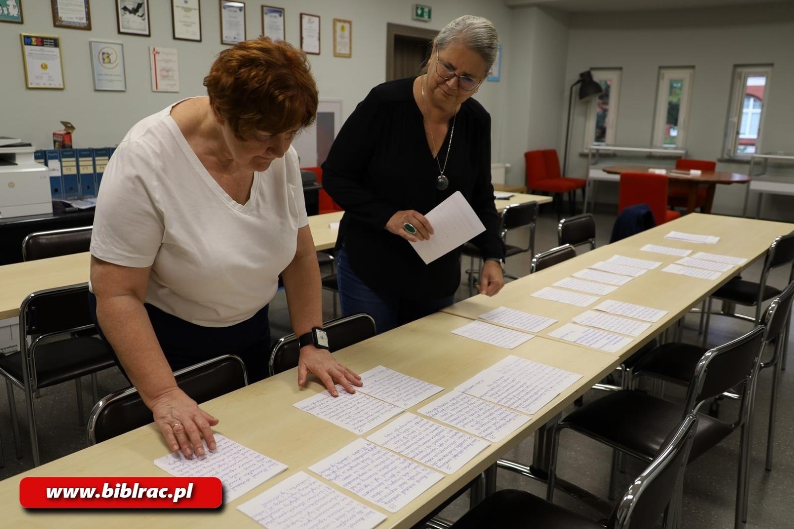 Zdjęcie w galerii na portalu naszraciborz.pl: Kto został Mistrzem Kaligrafii? Za nami XII Powiatowy Konkurs Pięknego Pisania w bibliotece wiadomości z regionu