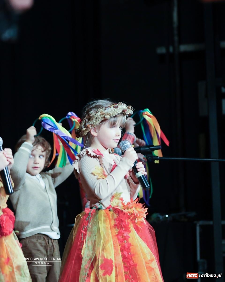 Zdjęcie w galerii na portalu naszraciborz.pl: 50-lecie Przedszkola nr 3 w Raciborzu w RCK Strzecha [FOTO i WIDEO] wiadomości z regionu