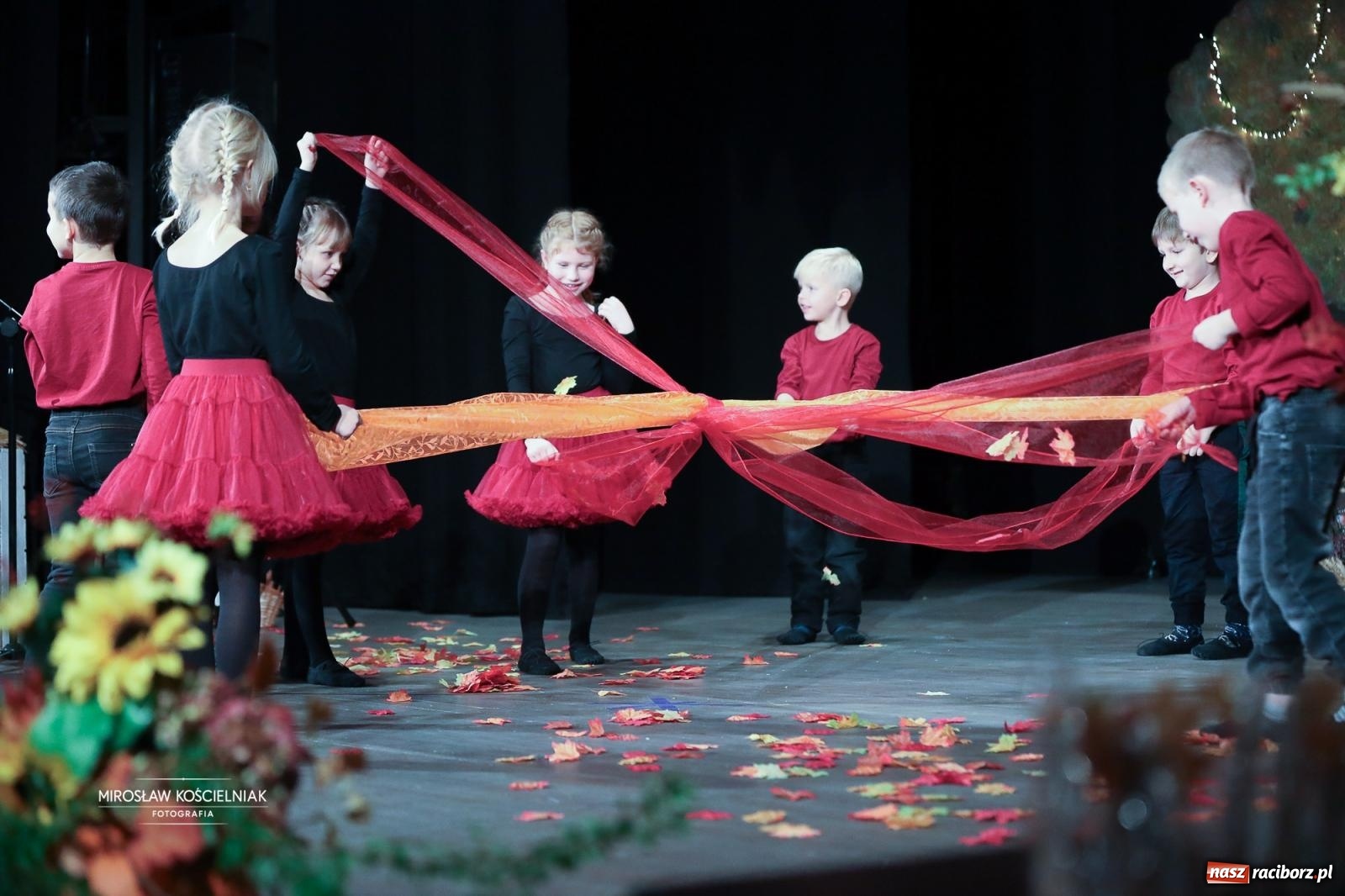 Zdjęcie w galerii na portalu naszraciborz.pl: 50-lecie Przedszkola nr 3 w Raciborzu w RCK Strzecha [FOTO i WIDEO] wiadomości z regionu