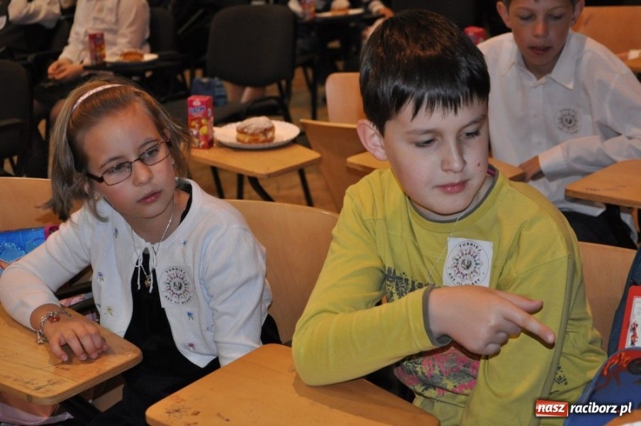 Zdjęcie w galerii na portalu naszraciborz.pl:  Asy III klasy - może przyszli nobliści wiadomości z regionu