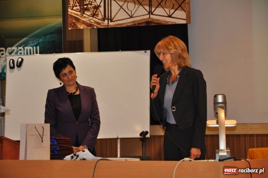 Zdjęcie w galerii na portalu naszraciborz.pl:  Asy III klasy - może przyszli nobliści wiadomości z regionu