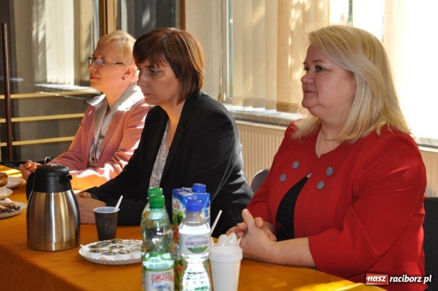 Zdjęcie w galerii na portalu naszraciborz.pl:  Asy III klasy - może przyszli nobliści wiadomości z regionu