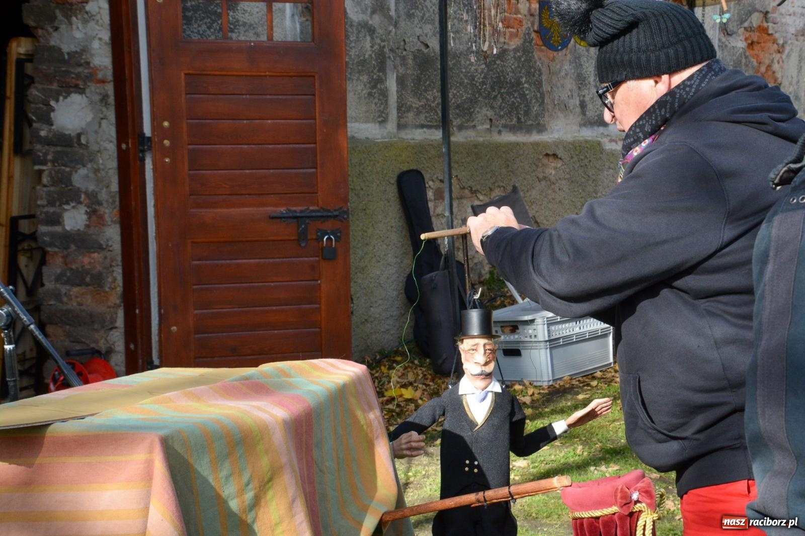 Zdjęcie w galerii na portalu naszraciborz.pl: Jarmark Rozmaitości w Sławikowie tym razem w starym browarze [FOTO i WIDEO] wiadomości z regionu