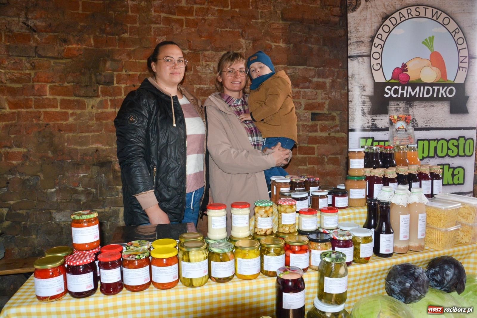 Zdjęcie w galerii na portalu naszraciborz.pl: Jarmark Rozmaitości w Sławikowie tym razem w starym browarze [FOTO i WIDEO] wiadomości z regionu