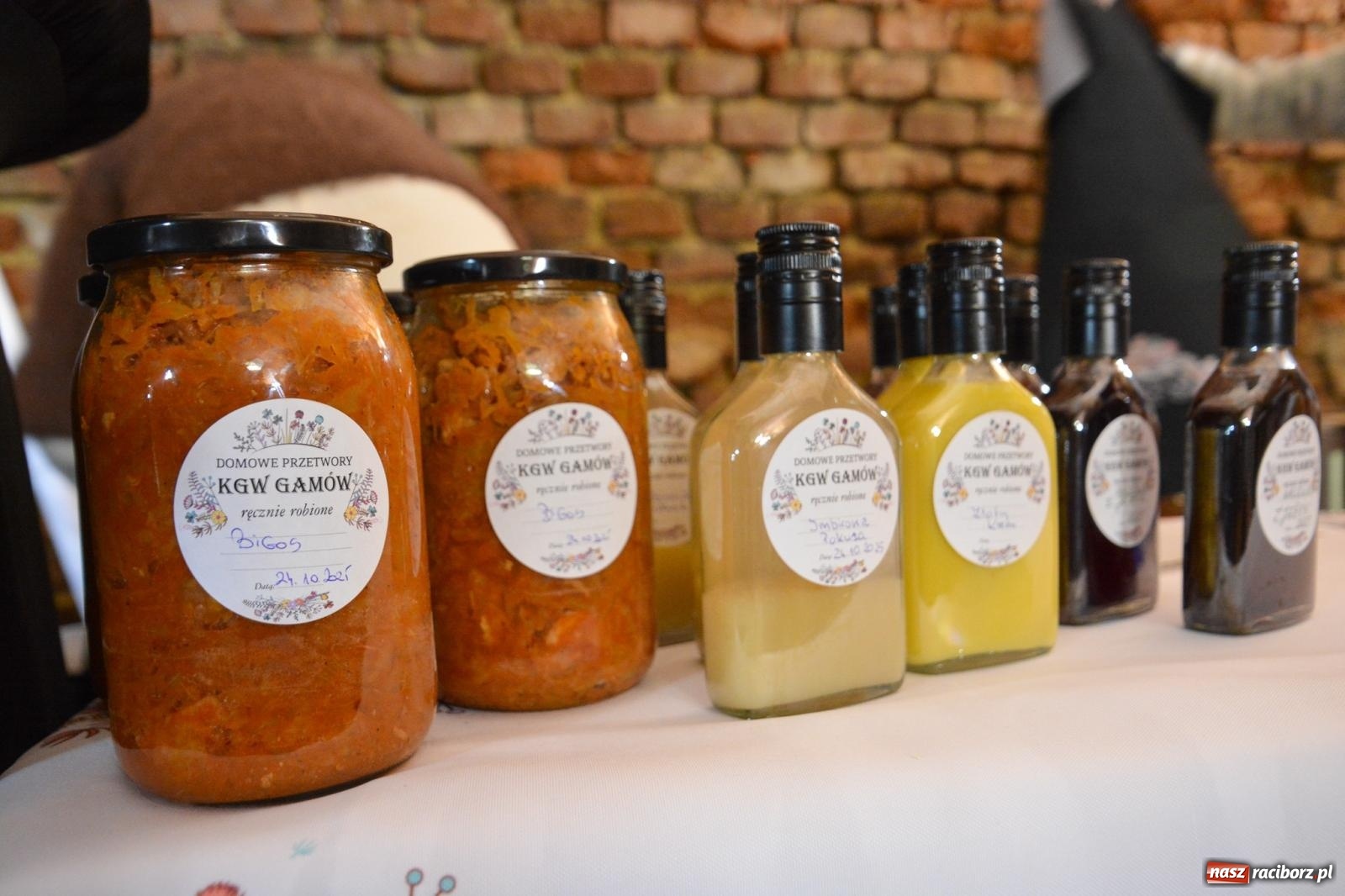 Zdjęcie w galerii na portalu naszraciborz.pl: Jarmark Rozmaitości w Sławikowie tym razem w starym browarze [FOTO i WIDEO] wiadomości z regionu