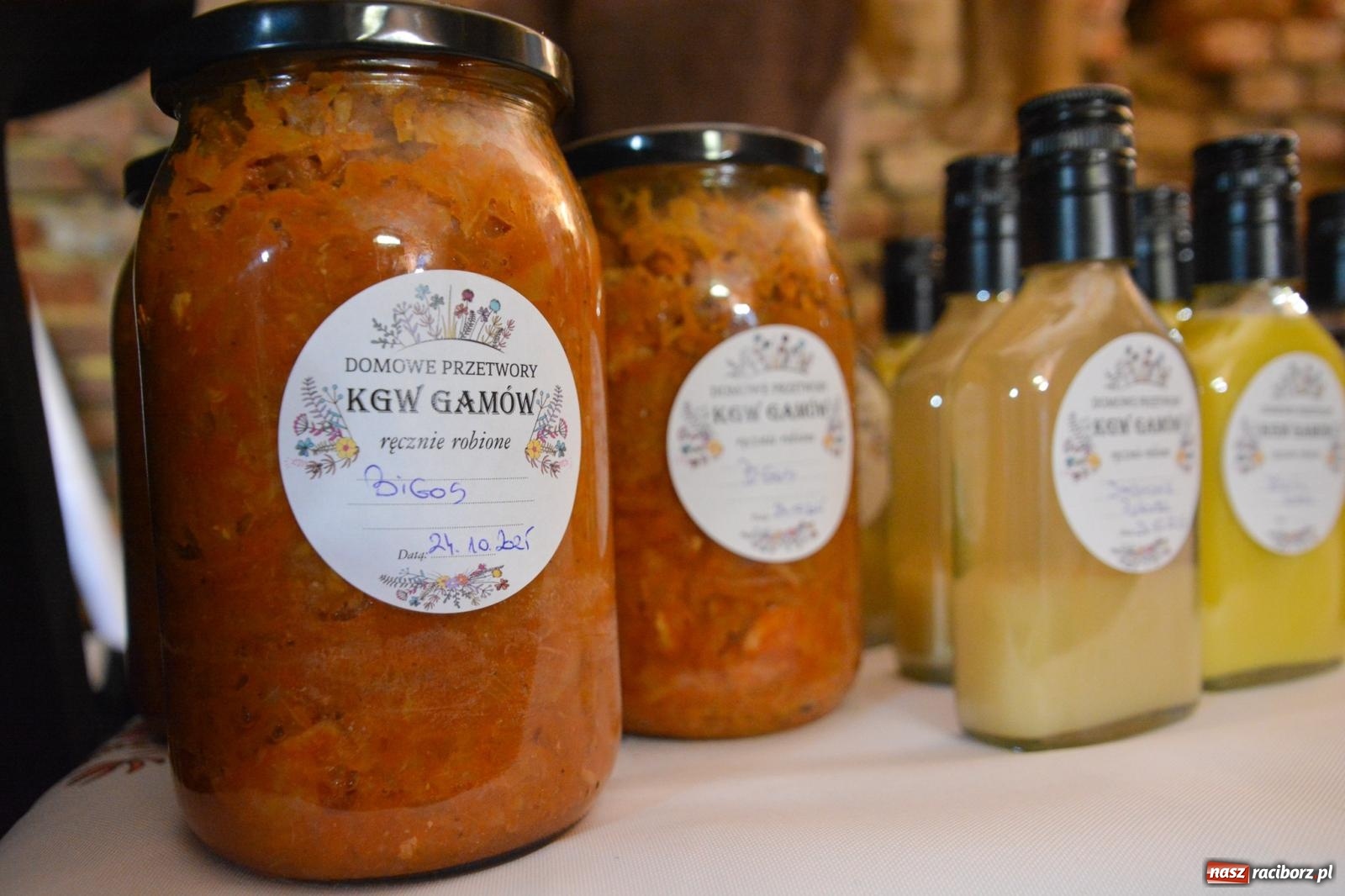 Zdjęcie w galerii na portalu naszraciborz.pl: Jarmark Rozmaitości w Sławikowie tym razem w starym browarze [FOTO i WIDEO] wiadomości z regionu