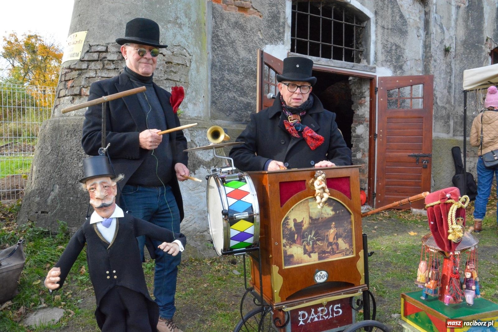 Zdjęcie w galerii na portalu naszraciborz.pl: Jarmark Rozmaitości w Sławikowie tym razem w starym browarze [FOTO i WIDEO] wiadomości z regionu