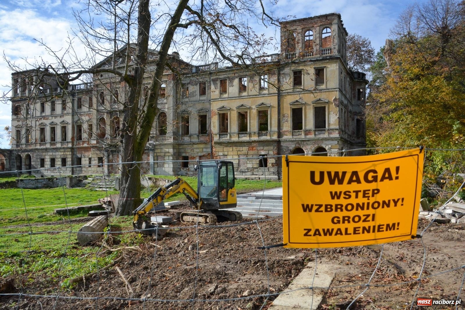 Zdjęcie w galerii na portalu naszraciborz.pl: Nowe oblicze parku przy pałacu w Sławikowie – rekreacja, przyroda i historia w harmonii wiadomości z regionu